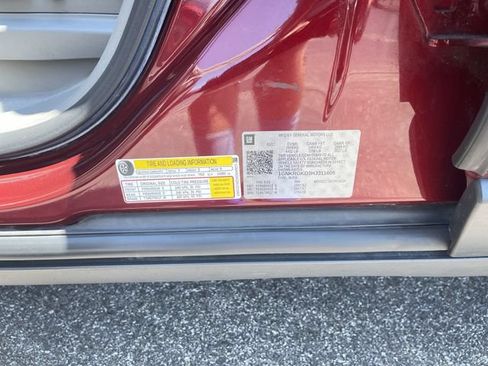 Used 2017 Chevrolet Traverse LT FWD image 31