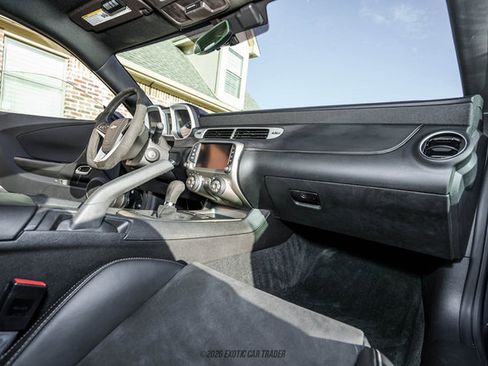 Used 2015 Chevrolet Camaro SS w/ SS Performance Package RWD image 34