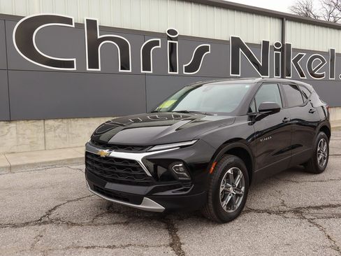 Used 2025 Chevrolet Blazer LT image 1