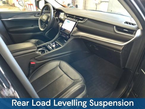 Used 2023 Jeep Grand Cherokee Limited w/ Luxury Tech Group II AWD/4WD image 12