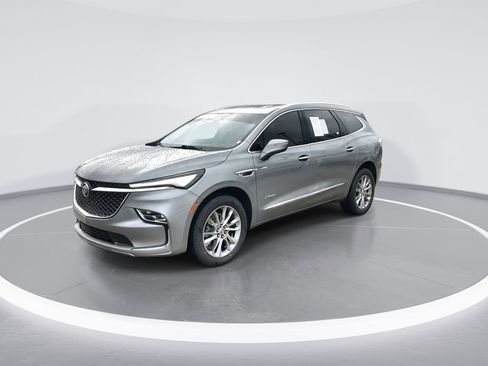 Used 2023 Buick Enclave Avenir w/ Avenir Technology Package image 4