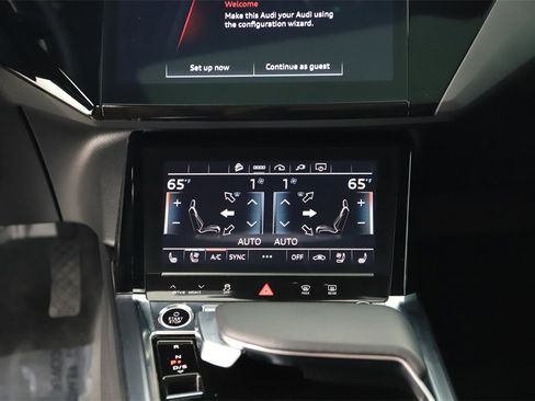 Used 2024 Audi Q8 e-tron Premium Plus w/ Premium Plus Package image 20