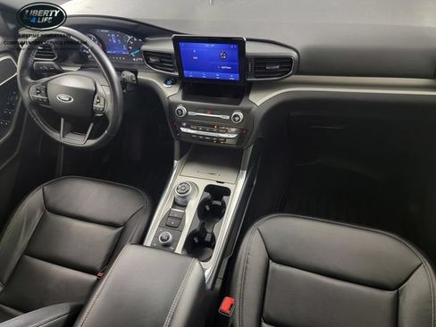 Certified 2020 Ford Explorer XLT w/ Equipment Group 202A AWD/4WD image 35