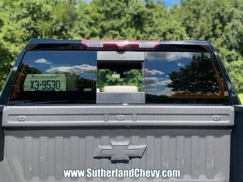 Used 2021 Chevrolet Silverado 1500 LTZ w/ LTZ Premium Package AWD/4WD image 16