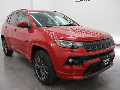 Used 2022 Jeep Compass Limited AWD/4WD image 2