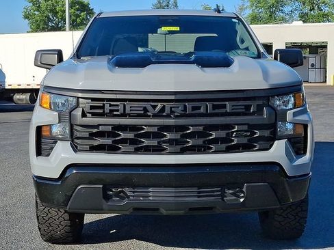 Used 2024 Chevrolet Silverado 1500 Custom Trail Boss w/ Dark Appearance Package AWD/4WD image 5
