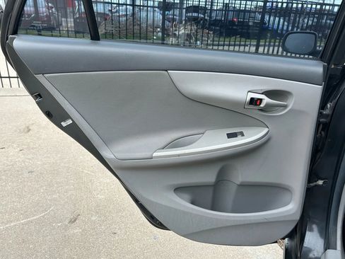 Used 2010 Toyota Corolla LE image 18