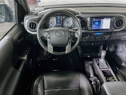 Certified 2021 Toyota Tacoma TRD Off-Road w/ TRD Premium Off Road Package AWD/4WD image 21