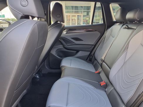 New 2026 Volkswagen Tiguan SE R-Line image 10