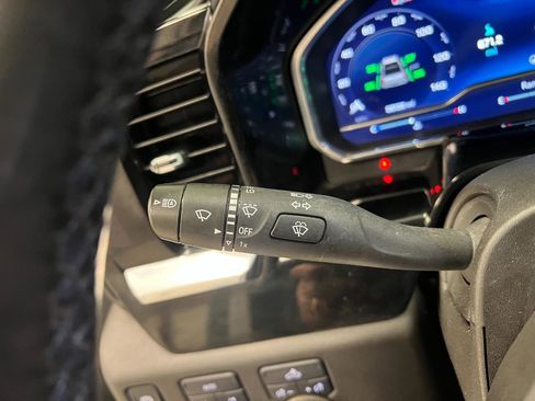 Used 2025 Chevrolet Silverado 1500 LT image 36