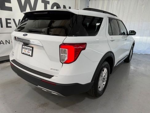 Used 2024 Ford Explorer XLT w/ Equipment Group 202A AWD/4WD image 7