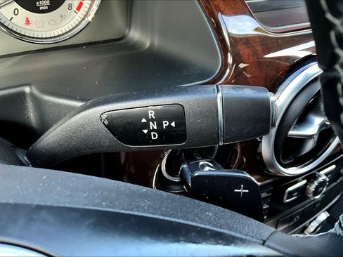 Used 2013 Mercedes-Benz GLK 350 4MATIC image 33