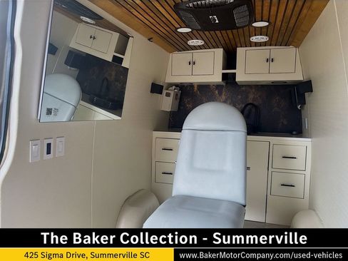 Used 2024 Mercedes-Benz Sprinter 2500 image 1