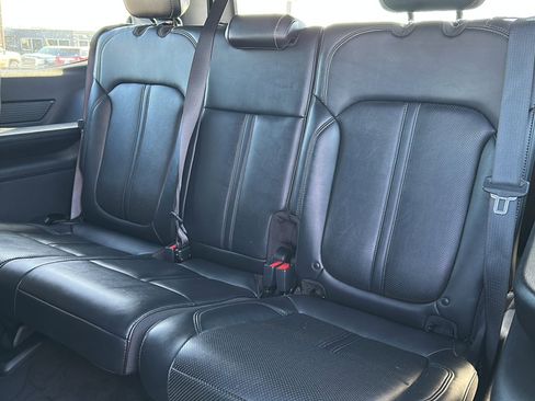 Used 2024 Jeep Wagoneer Series II w/ Flexible Seating Group image 20