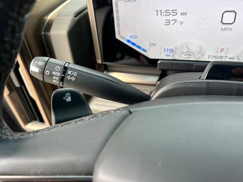 Used 2024 GMC Hummer EV 3X image 32