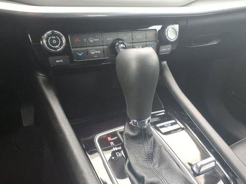 Certified 2024 Jeep Compass Limited AWD/4WD image 17