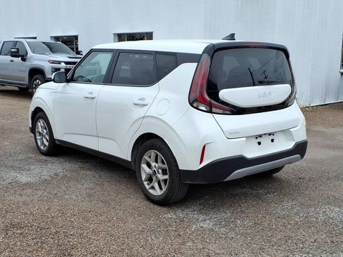 Used 2024 Kia Soul LX w/ Option Group 015 FWD image 5