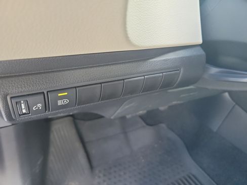 Used 2025 Toyota Corolla LE FWD image 24