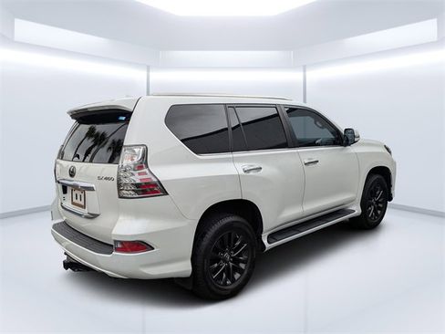 Used 2020 Lexus GX 460 Premium image 3