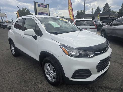 Used 2019 Chevrolet Trax LS w/ Tint and Cruise Package AWD/4WD image 5