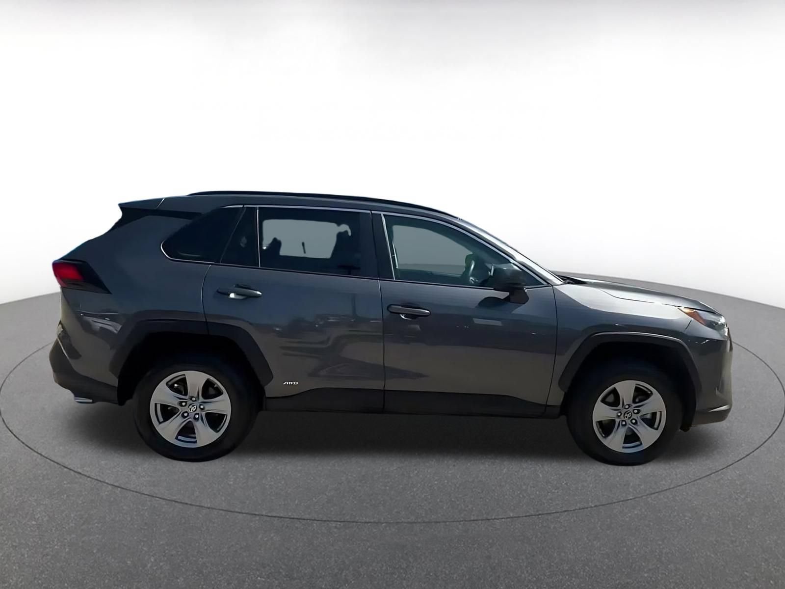 Used 2024 Toyota RAV4 LE AWD/4WD image 15