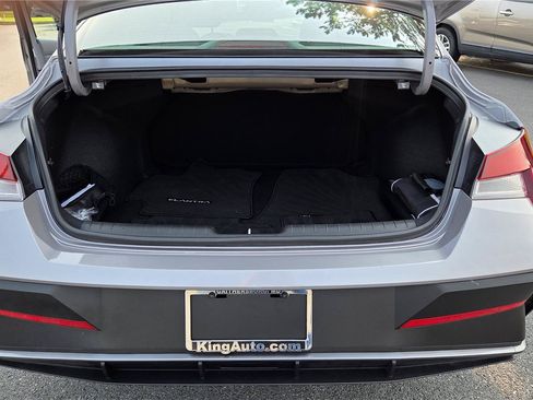 Used 2025 Hyundai Elantra Sport w/ Cargo Package FWD image 5