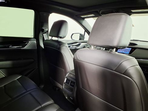 Certified 2025 Cadillac XT5 Premium Luxury image 11