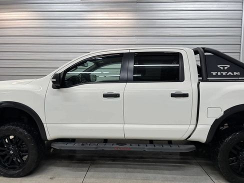 Used 2021 Nissan Titan PRO-4X w/ Pro-4x Convenience Package AWD/4WD image 7