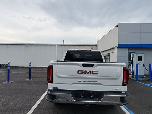 Used 2026 GMC Sierra 1500 SLT AWD/4WD image 4