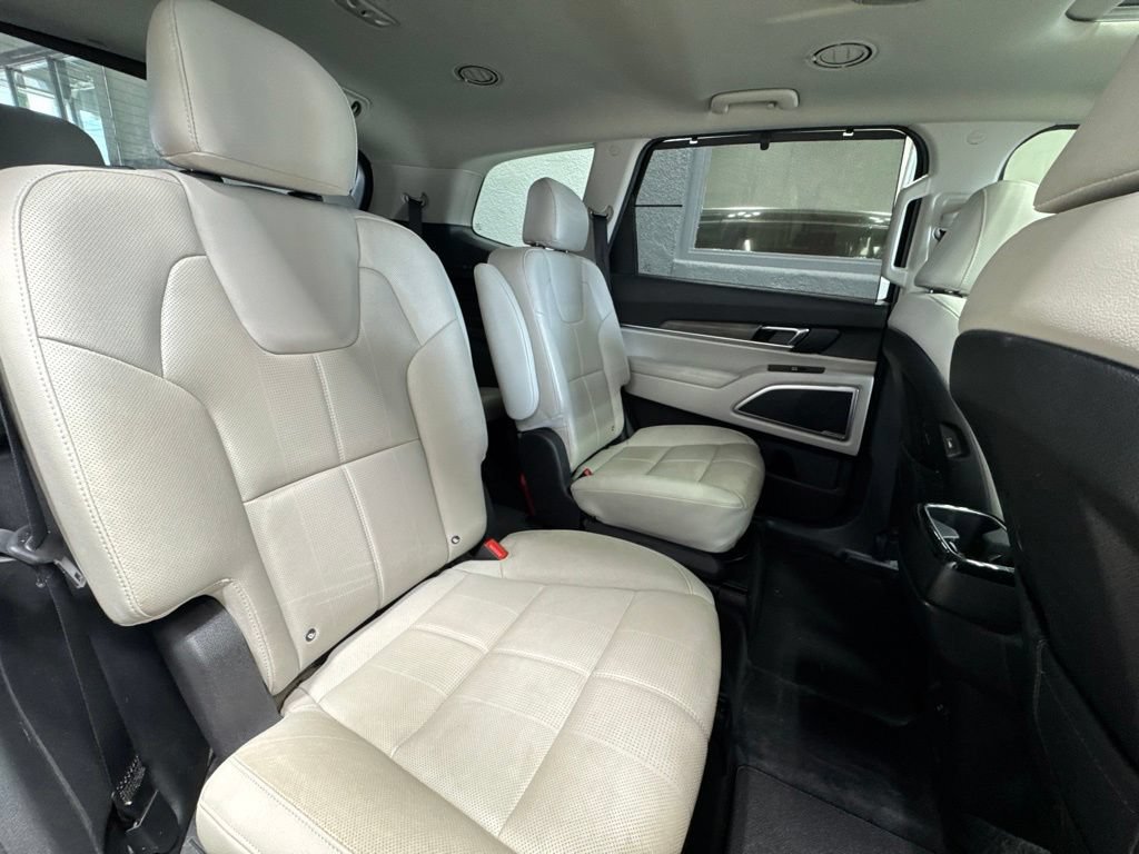 Used 2022 Kia Telluride EX w/ EX Premium Package FWD image 7