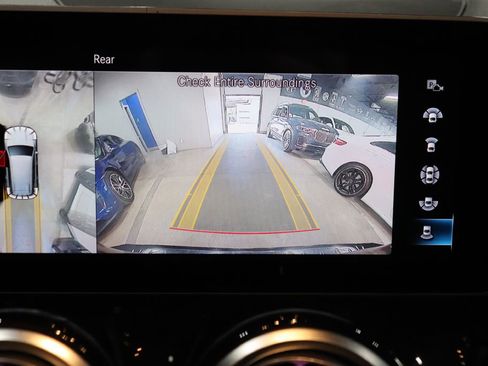 Used 2020 Mercedes-Benz GLB 250 image 29