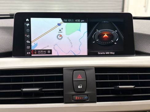 Used 2018 BMW 320i Sedan RWD image 21