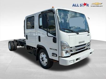 New 2025 Isuzu NPR