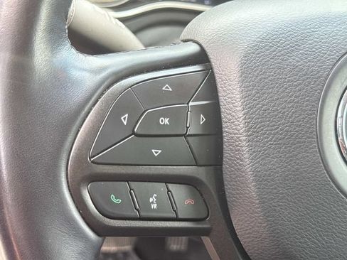 Used 2021 Jeep Cherokee Trailhawk AWD/4WD image 29