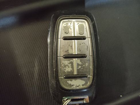 Used 2021 Chrysler Voyager Lxi FWD image 32