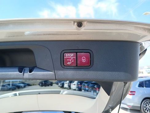 Used 2020 Mercedes-Benz GLC 300 image 10