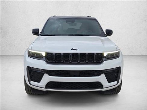 New 2026 Jeep Grand Cherokee Summit image 6