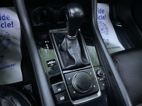 Used 2021 MAZDA MAZDA3 Hatchback w/Premium Plus Pkg image 25