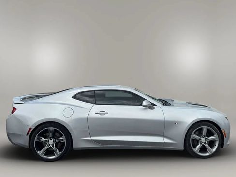 Used 2016 Chevrolet Camaro SS RWD image 4