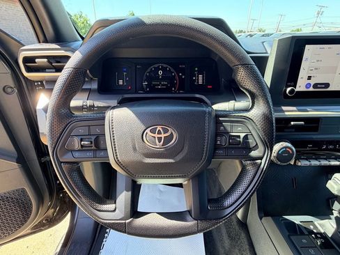 Used 2025 Toyota Tacoma SR5 AWD/4WD image 14
