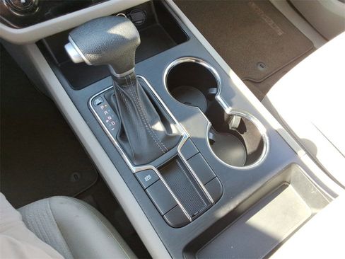 Used 2021 Kia Sedona LX image 34