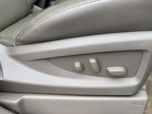 Used 2018 Chevrolet Suburban LT image 21