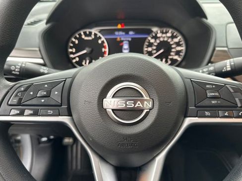 Used 2023 Nissan Altima 2.5 SV image 24