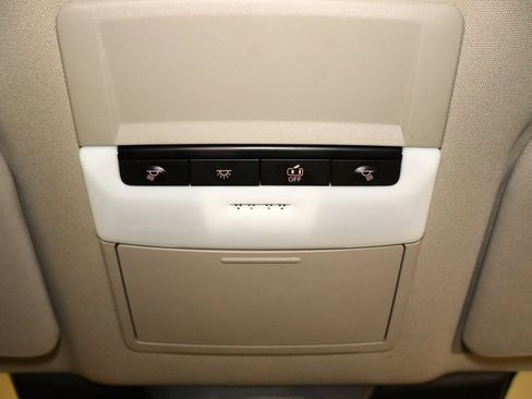 Used 2024 Nissan Pathfinder S image 40