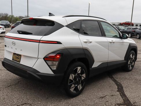 Used 2025 Hyundai Kona SEL image 4