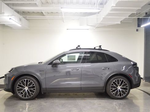 New 2026 Porsche Macan 4 Electric AWD/4WD image 2