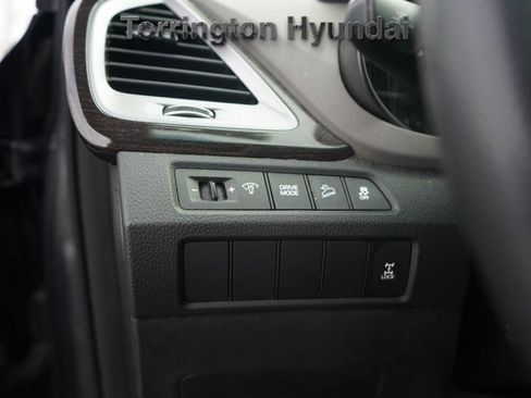 Used 2017 Hyundai Santa Fe SE image 21