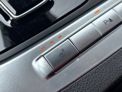 Certified 2025 Kia Carnival EX FWD image 35