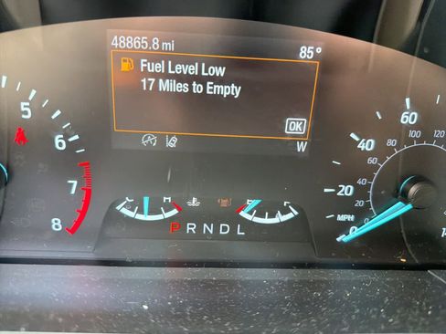 Used 2021 Ford Escape SE w/ Convenience Package image 2