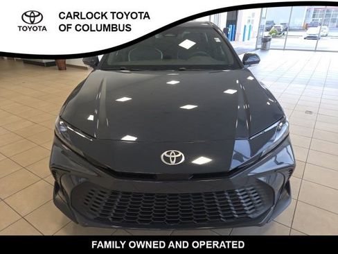 Used 2025 Toyota Camry SE w/ Convenience Package FWD image 4